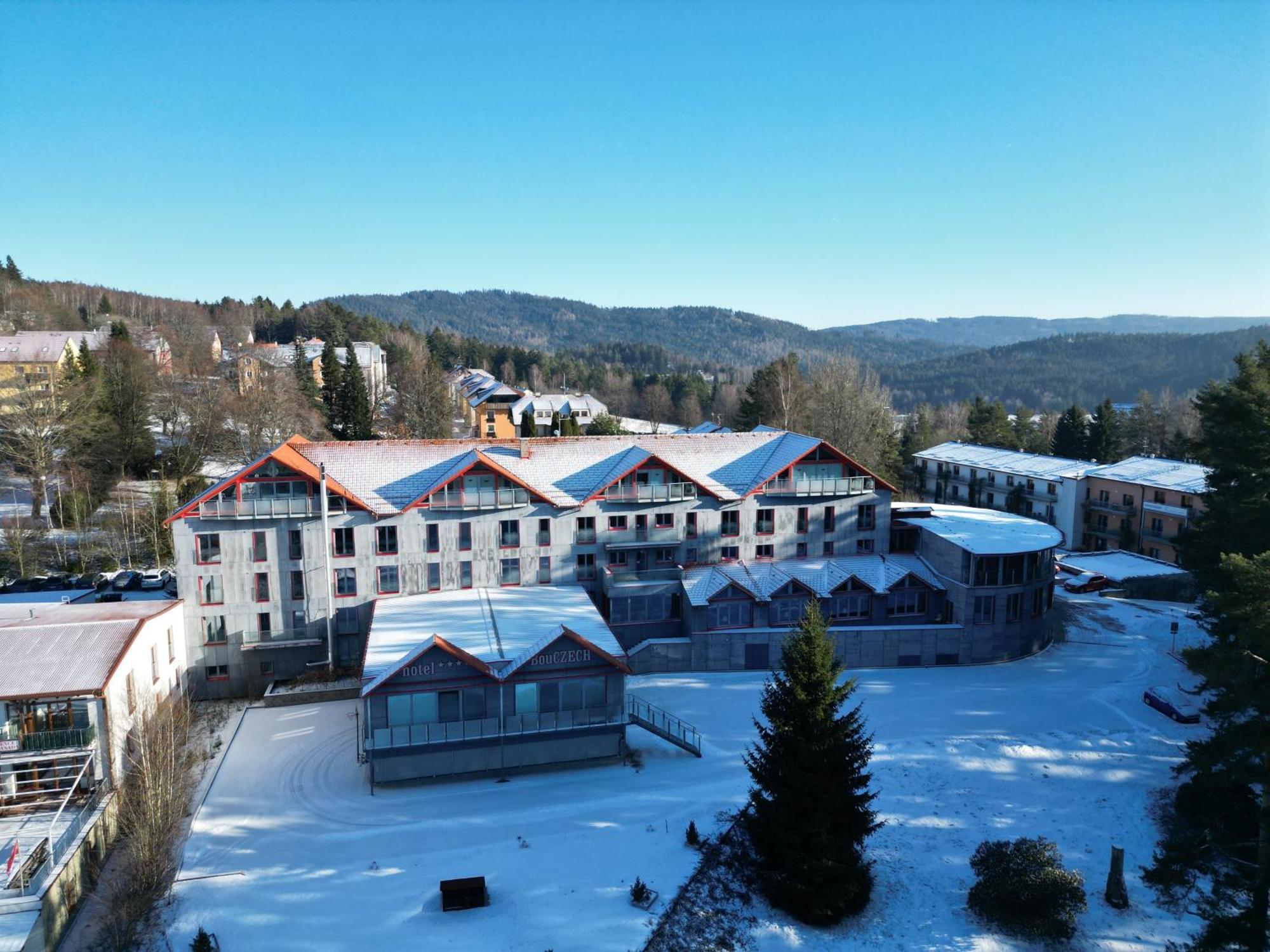 Hotel Bouczech Lipno nad Vltavou Luaran gambar