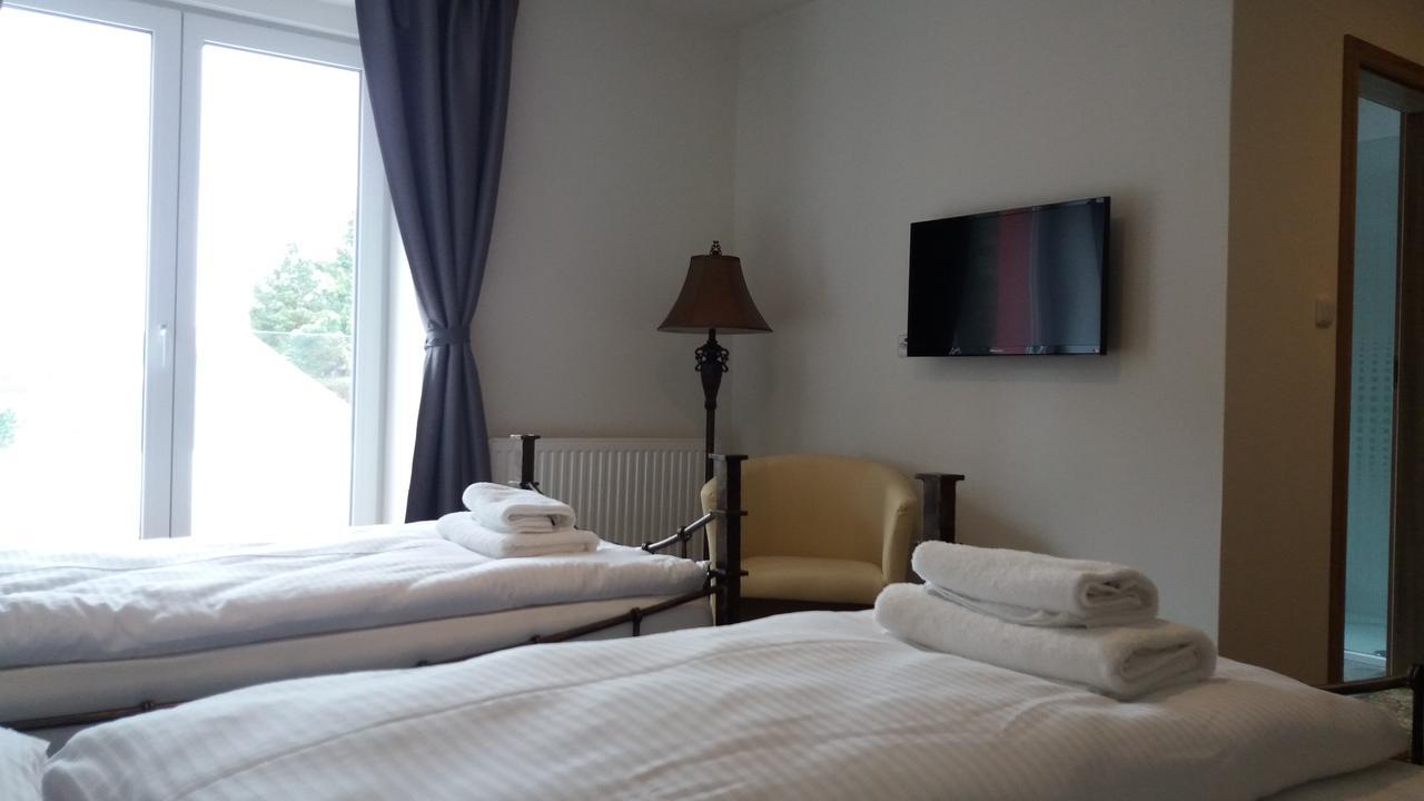 Hotel Bouczech Lipno nad Vltavou Luaran gambar