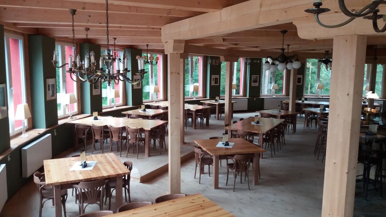 Hotel Bouczech Lipno nad Vltavou Luaran gambar